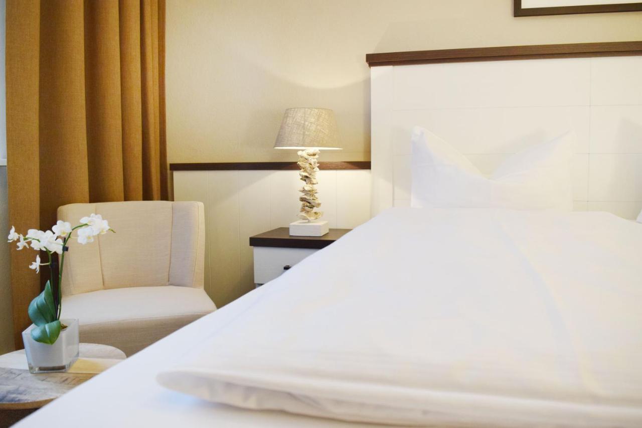 Hotel Strandschloesschen Любек Екстериор снимка