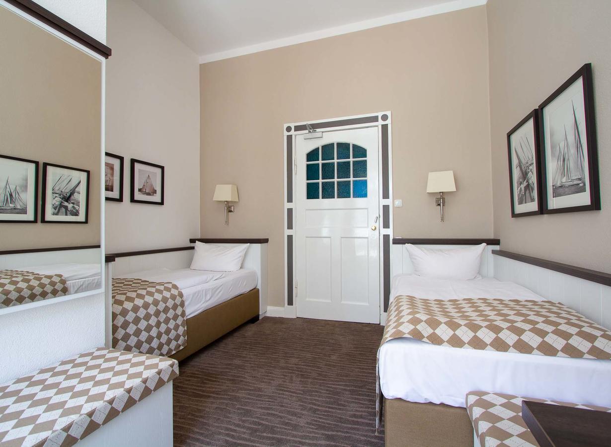 Hotel Strandschloesschen Любек Екстериор снимка