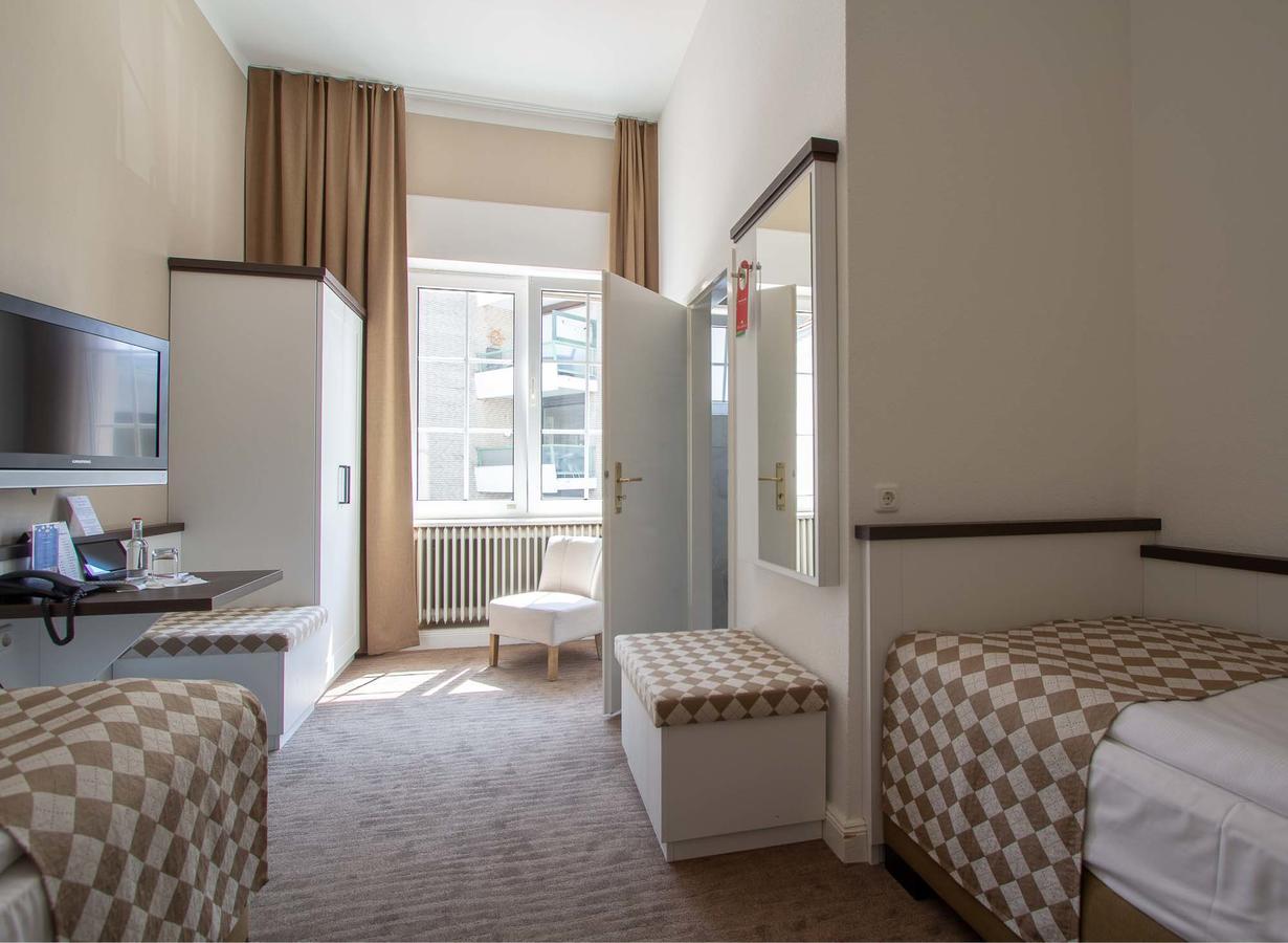 Hotel Strandschloesschen Любек Екстериор снимка