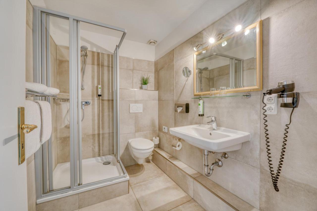 Hotel Strandschloesschen Любек Екстериор снимка